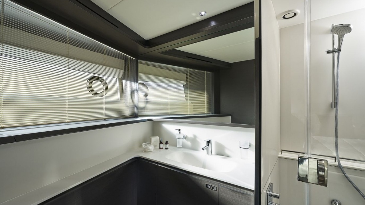 Princess X95 white 08